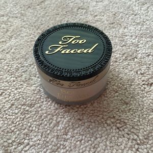 Too Faced translucent powder